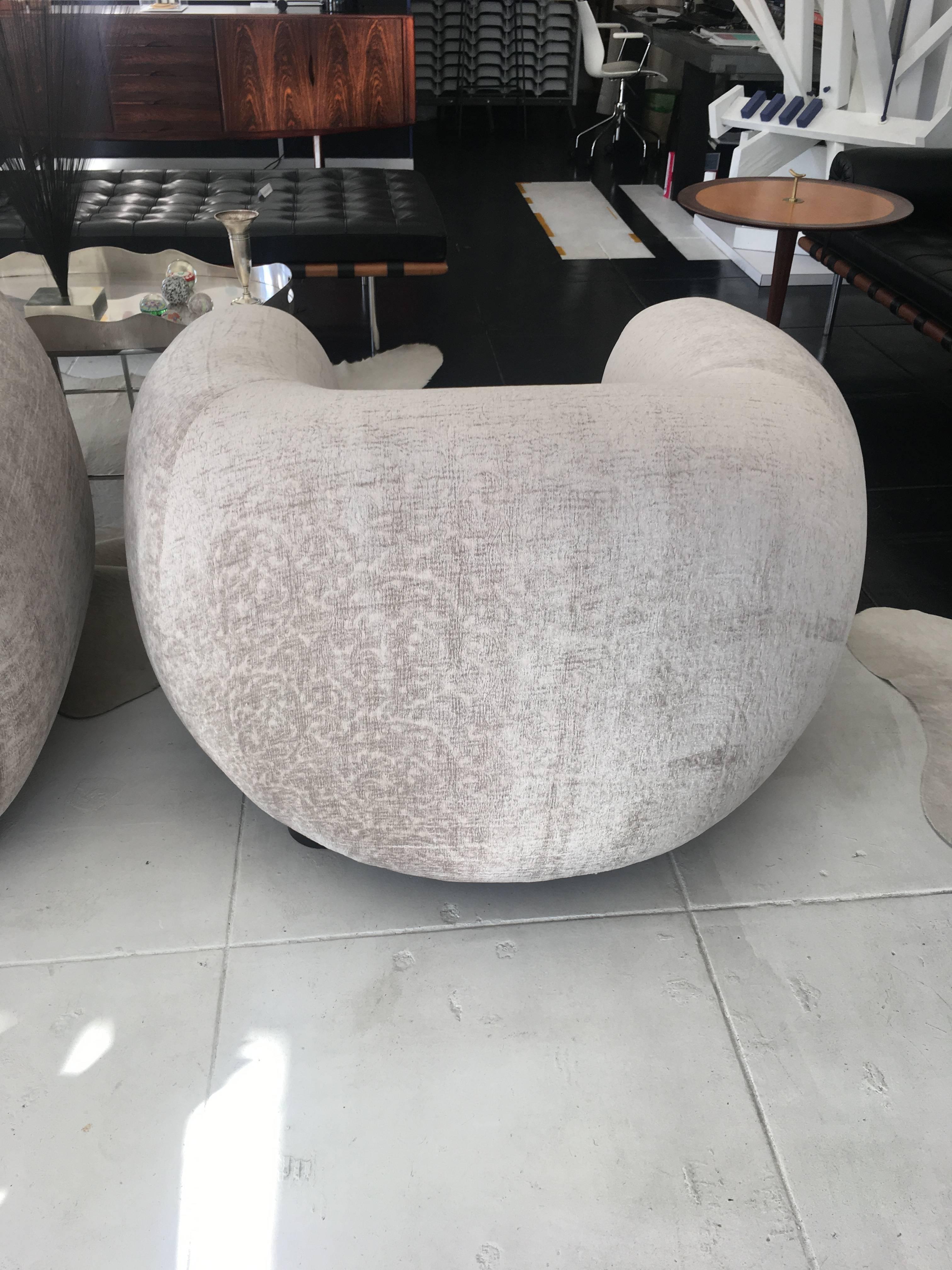 Pair of Polar Chairs In Excellent Condition In Los Angeles, CA