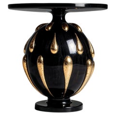 Tavolino scultoreo in stile Art Déco della collezione Alexanders, in oro 24 carati ed ebano
