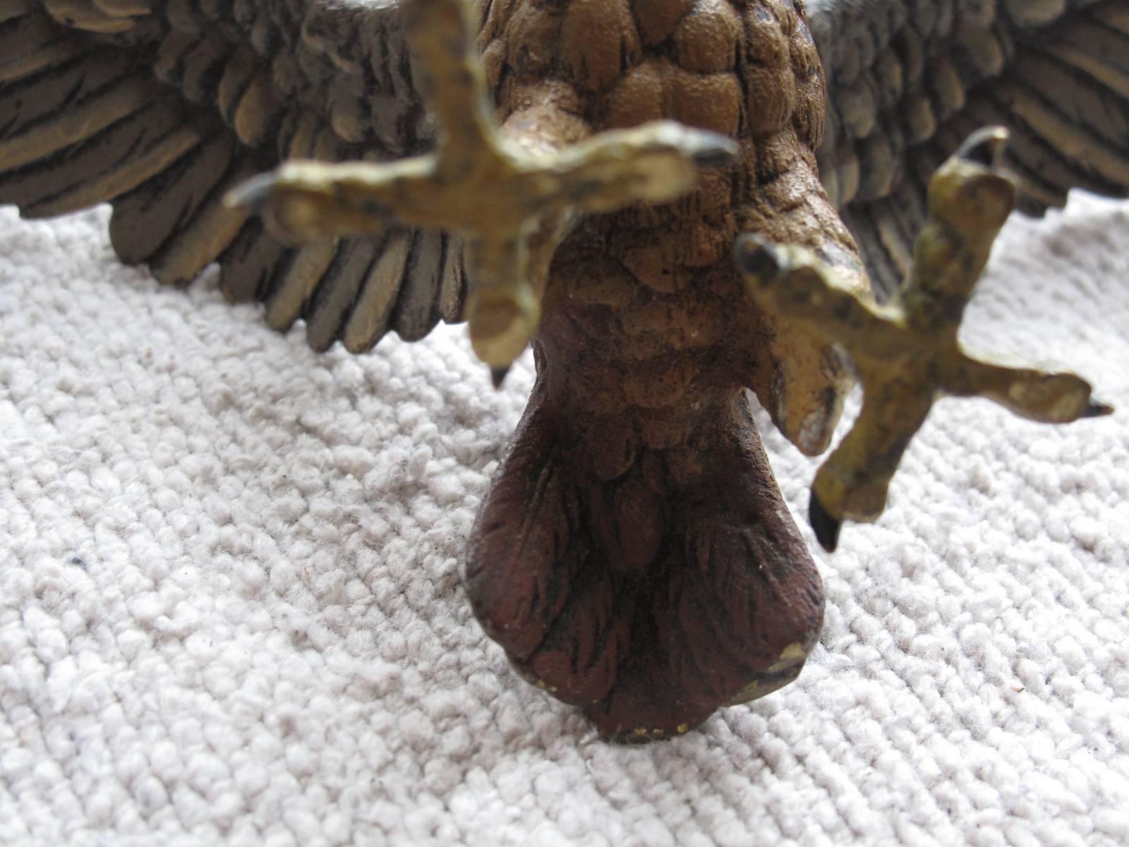 Austrian Cold Painted Bronze Eagle Sculpture in the Manner of Franz Bergman For Sale 1