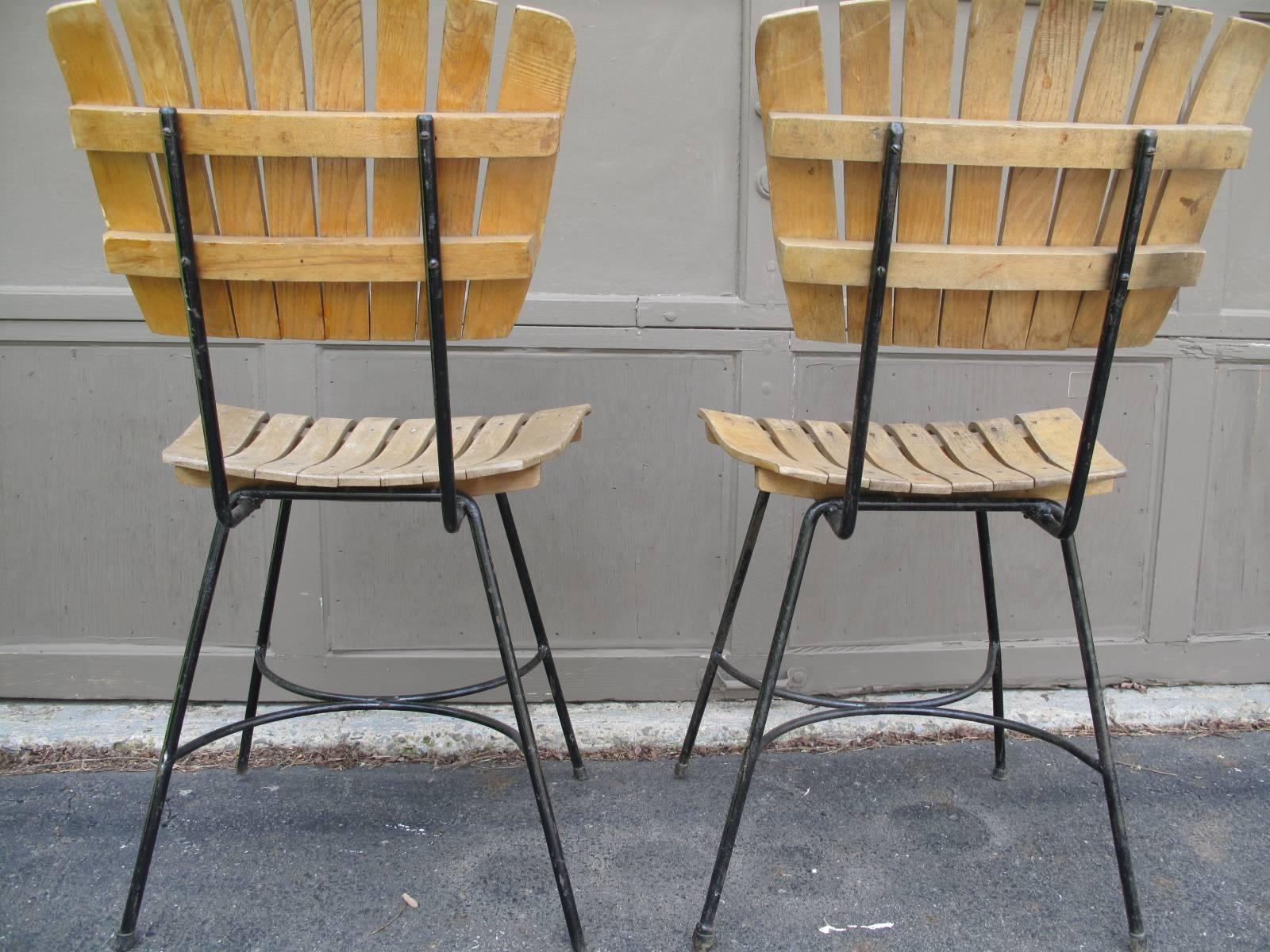 Mid-Century Modern Pair of Slat Chairs in the Style of Arthur Umanoff