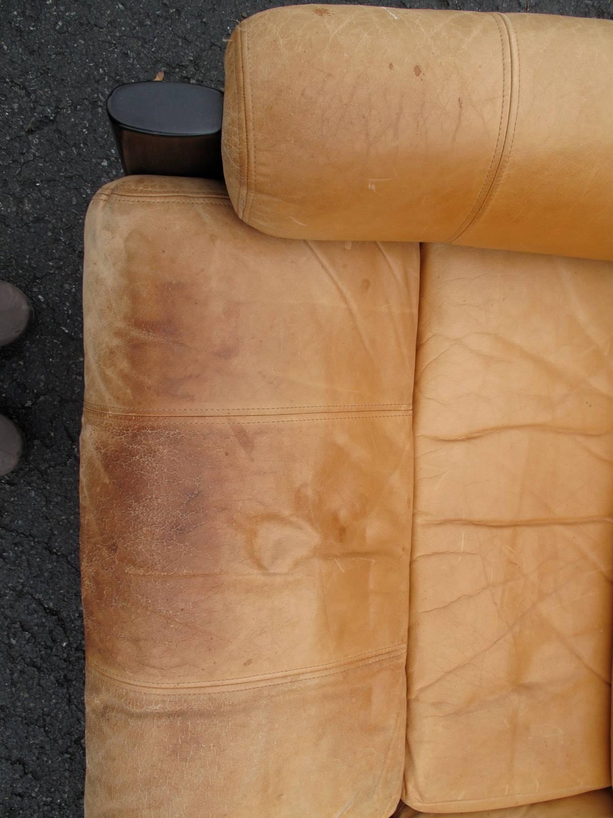 Danish Rosewood Sofa with Leather Cushions 2