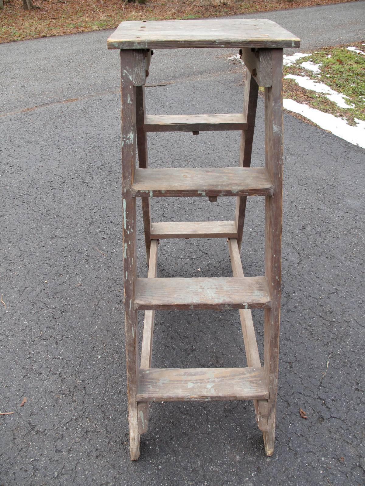 Oak two-sided ladder.