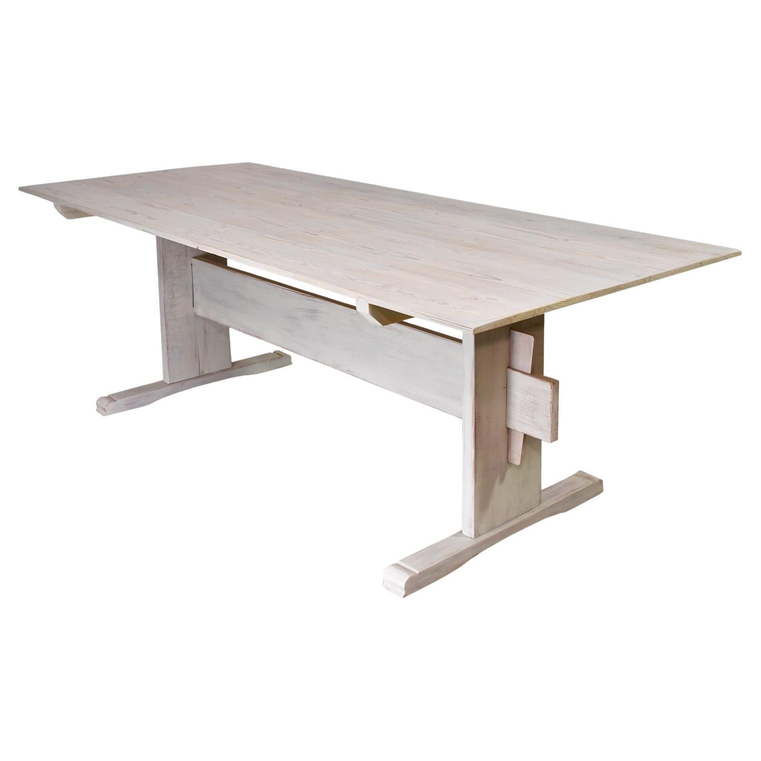 Bonnin Ashley Custom Bench-Made Scandinavian-Inspired Trestle Dining Table en vente