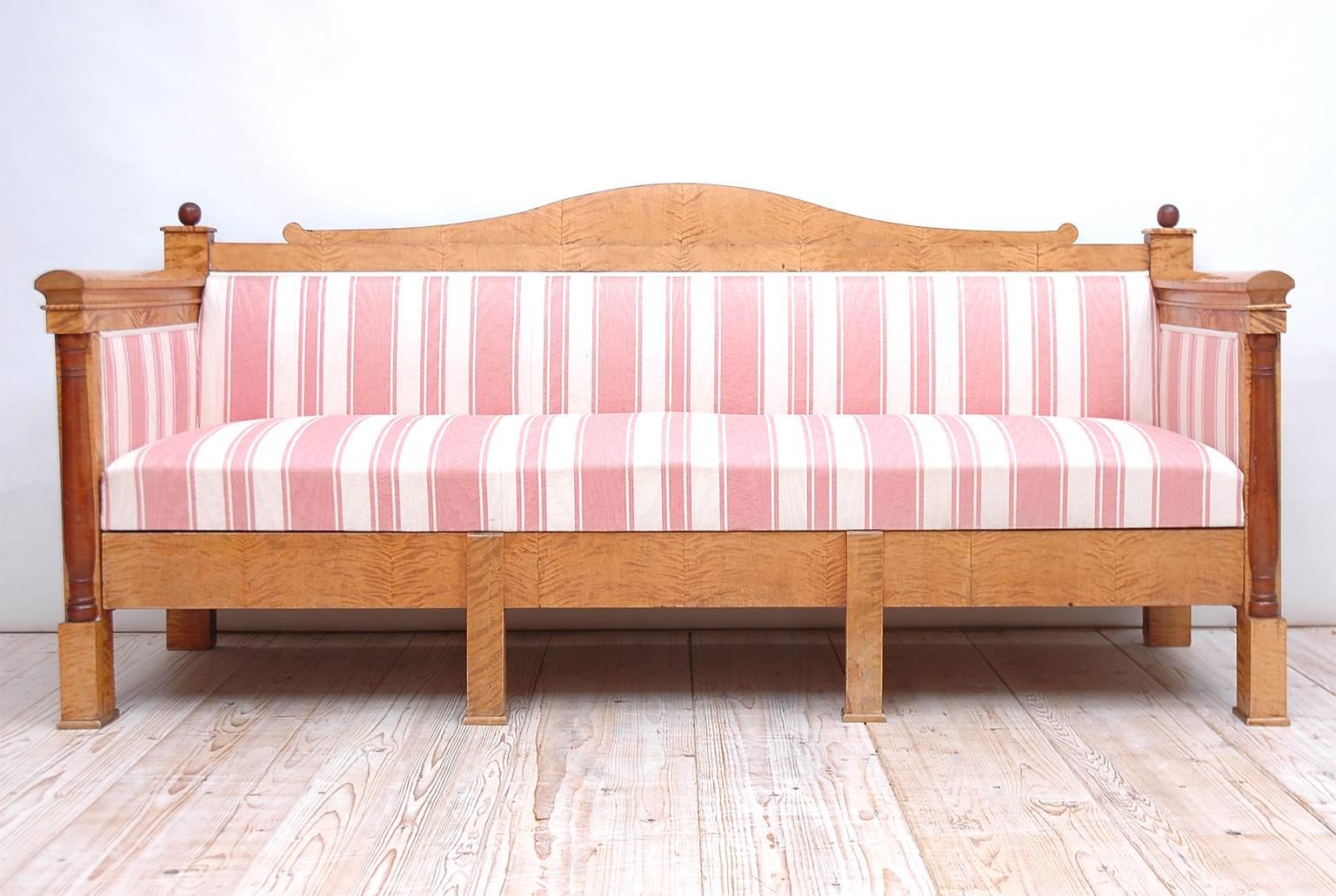 Scandinavian Biedermeier Sofa or Upholstered Bench in Birch, circa 1830 In Good Condition In Miami, FL