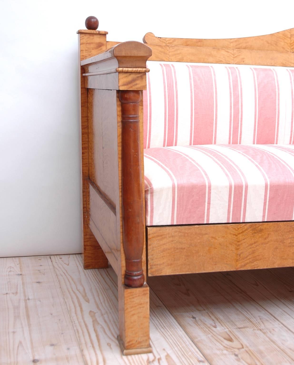 Mid-19th Century Scandinavian Biedermeier Sofa or Upholstered Bench in Birch, circa 1830