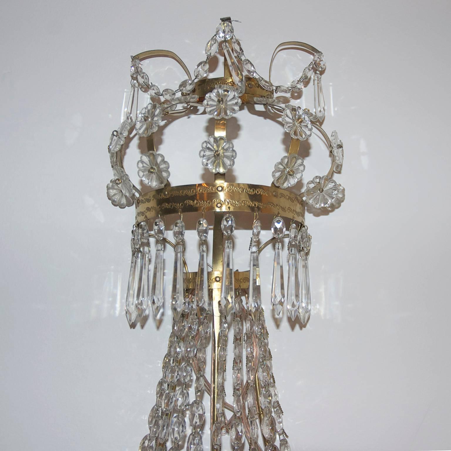 Gustavian Pair of Scandinavian Cut Glass and Crystal Sconces For Sale