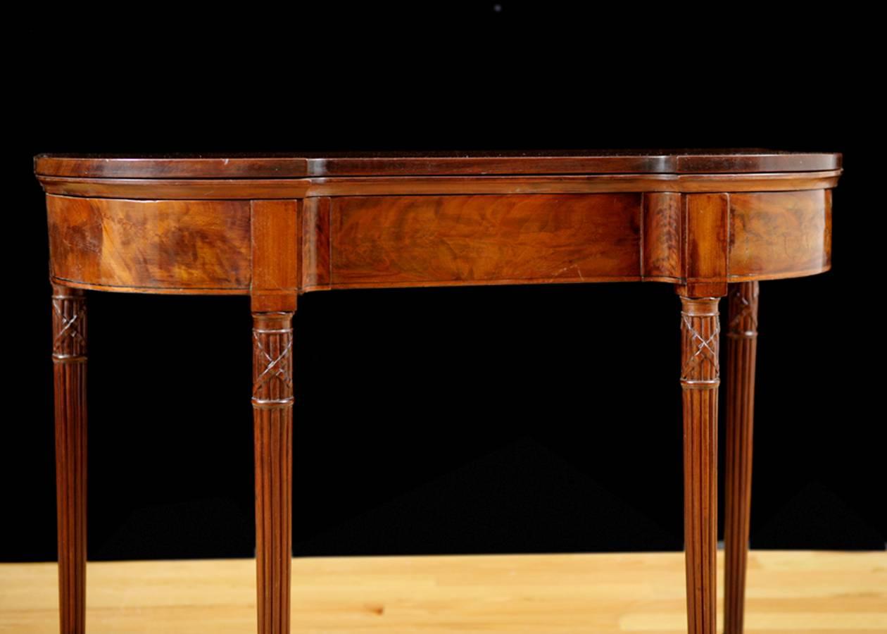 Polished American Sheraton D-Form Game Table in Mahogany with Reeded Legs, circa 1815