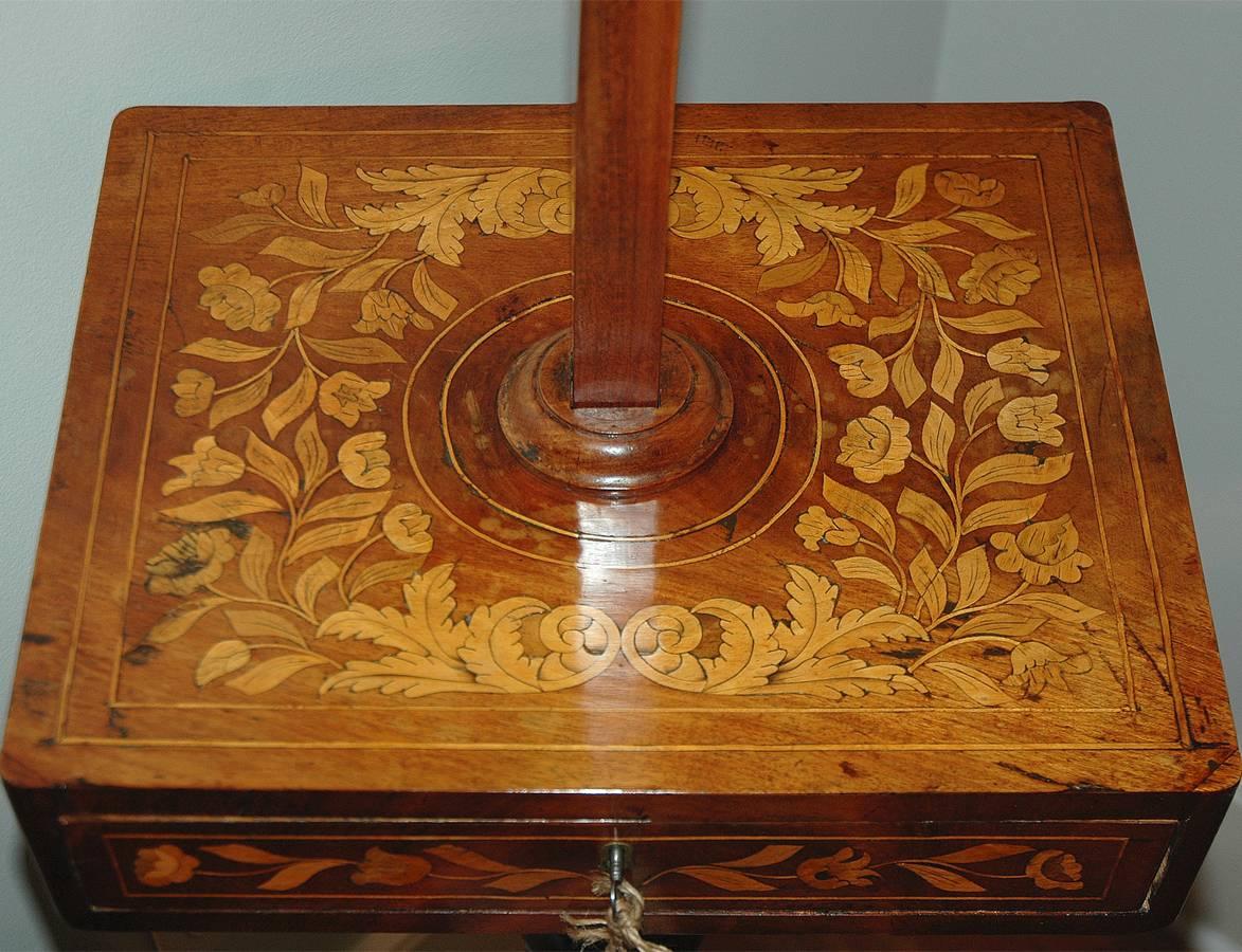 Dutch Shaving Stand in Mahogany w/ Marquetry in Tulipwood and Kingwood In Good Condition In Miami, FL