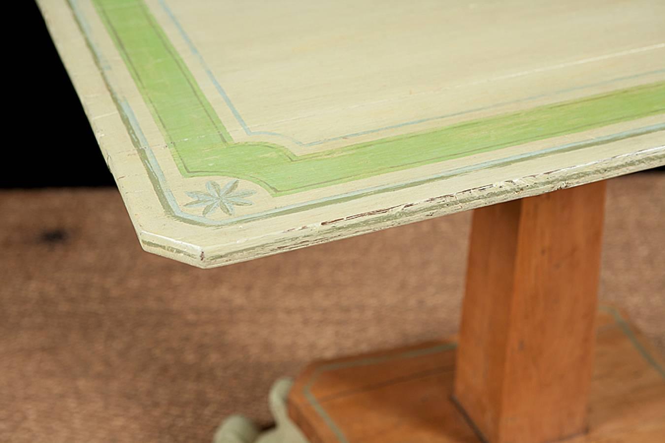Tilt Top Pedestal Table in Painted European Pine, circa 1835 In Good Condition In Miami, FL
