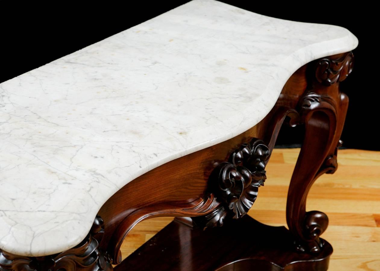 19th Century American Console Table in Mahogany with White Marble Top, circa 1835 For Sale