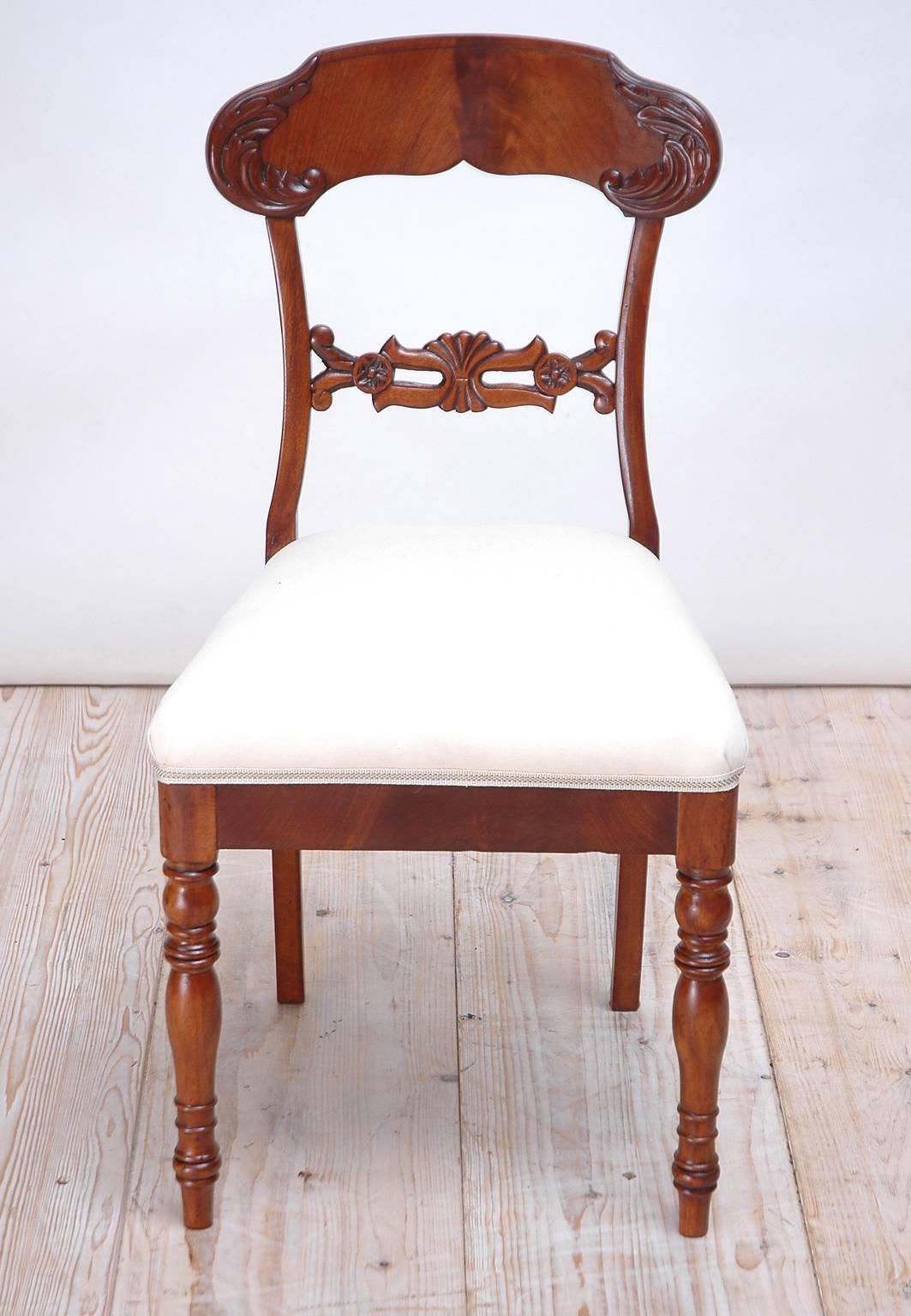 Mid-19th Century Set of 10 Antique Swedish Karl Johan Dining Chairs in Mahogany w/ Upholsterery For Sale