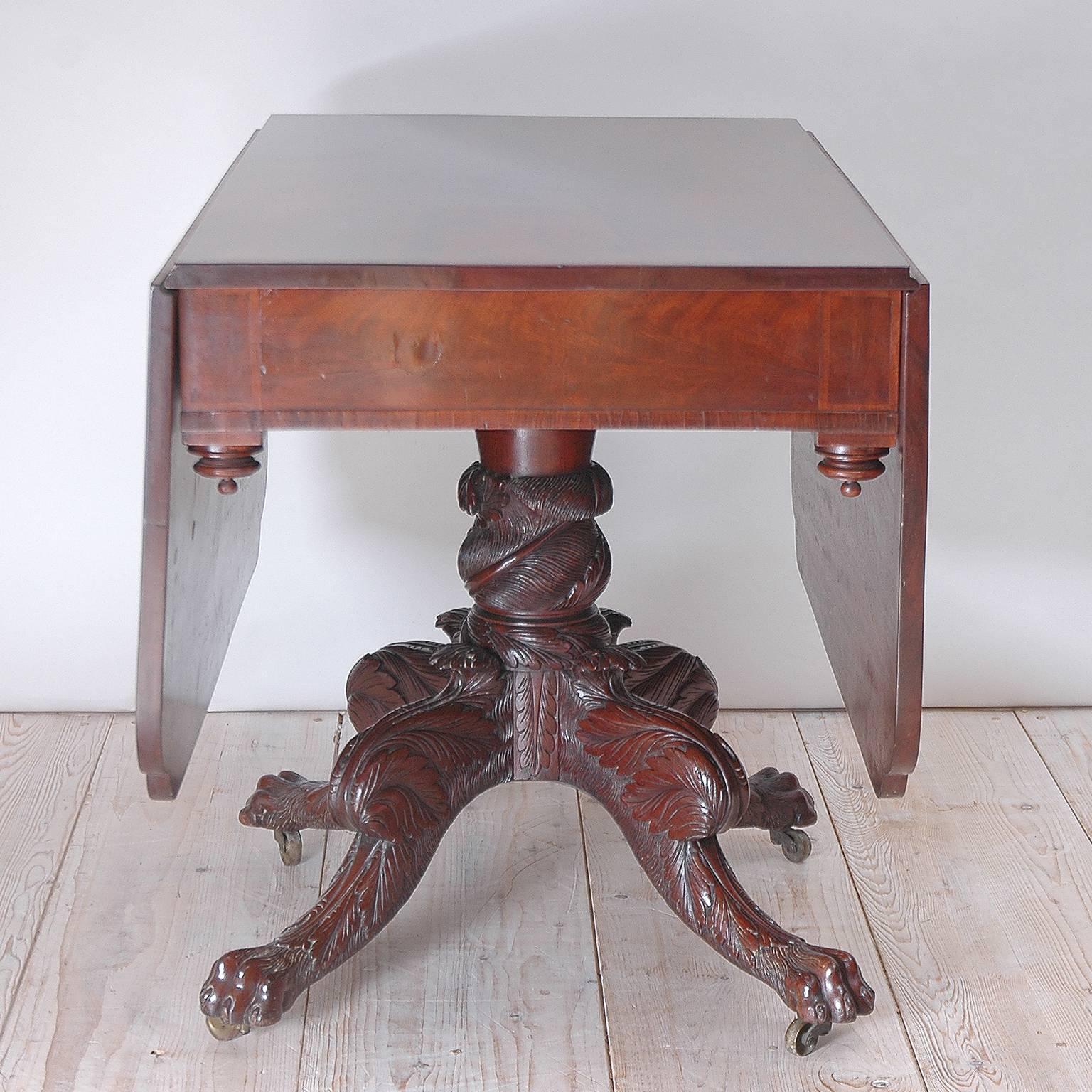 American Federal Breakfast Table in Mahogany with Drop-Leaves, circa 1815 In Good Condition For Sale In Miami, FL