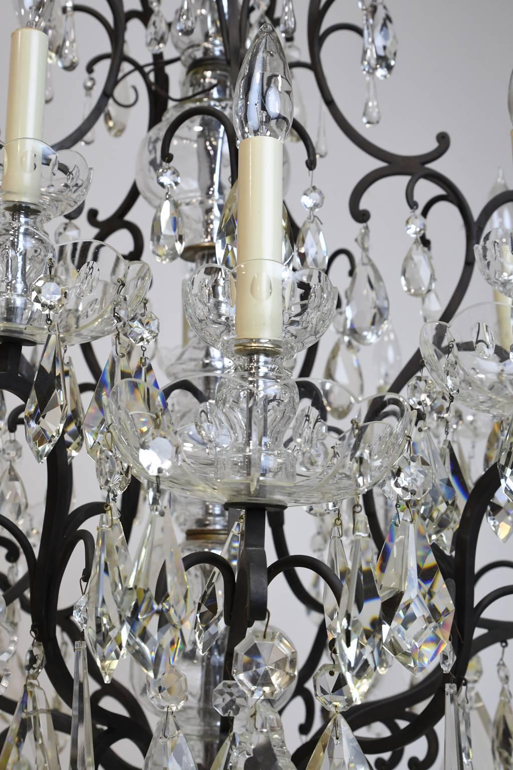 Italian Large Ten-Light Chandelier with Glass Crystals and Wrought Iron Open Cage Frame 