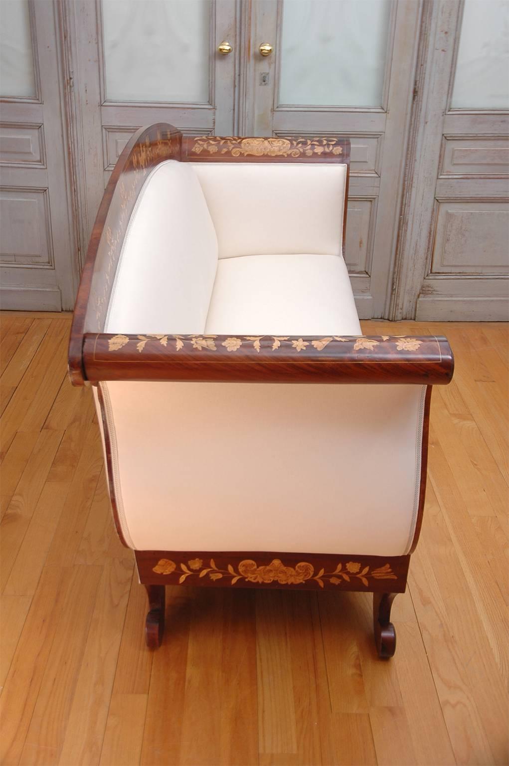 Empire Marquetry Sofa in Mahogany with Satinwood Inlays, circa 1820 In Good Condition For Sale In Miami, FL