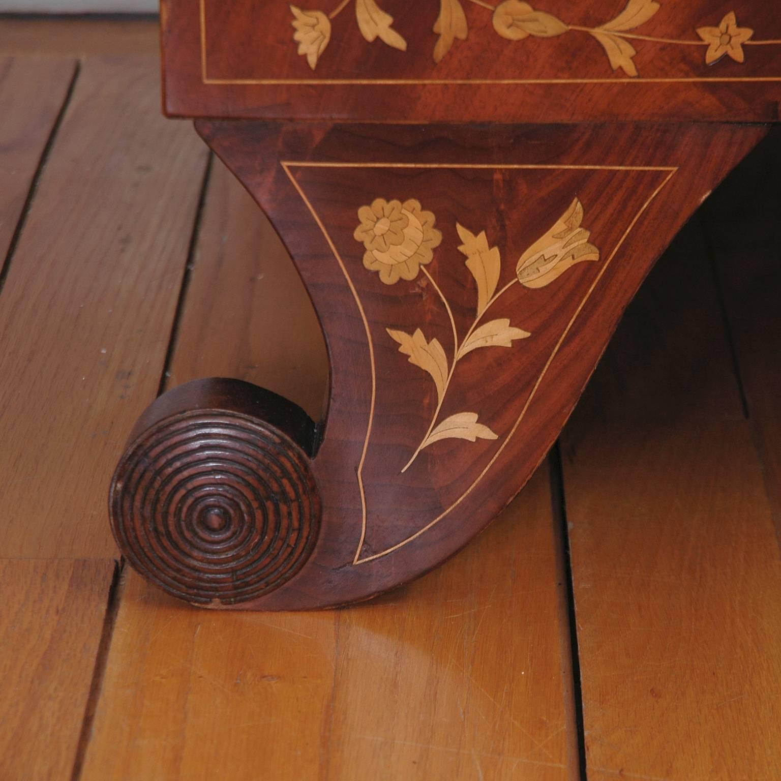 Empire Marquetry Sofa in Mahogany with Satinwood Inlays, circa 1820 For Sale 2