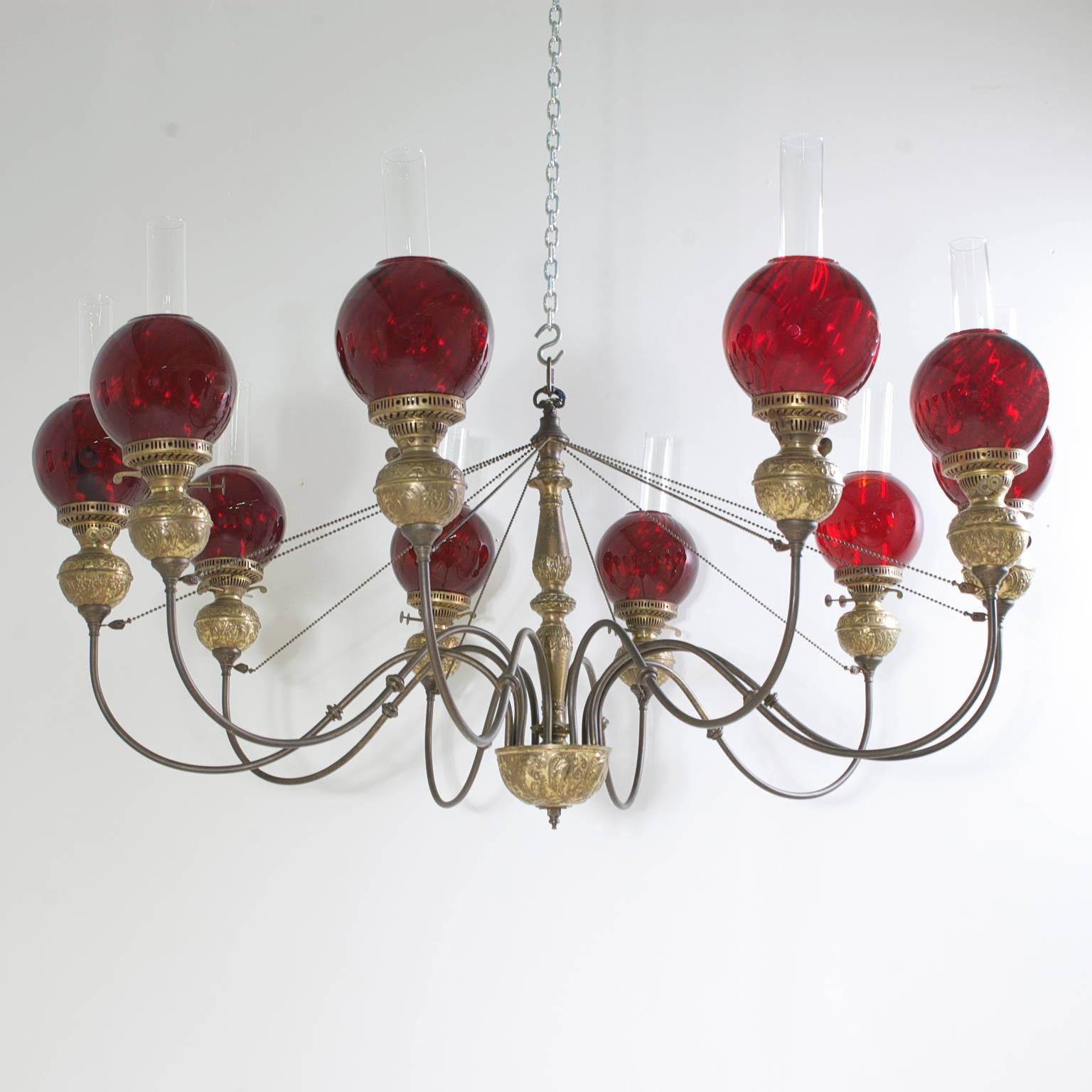 English Victorian Ten-Light Chandelier in Brass with Cranberry Glass Globes In Good Condition In Miami, FL