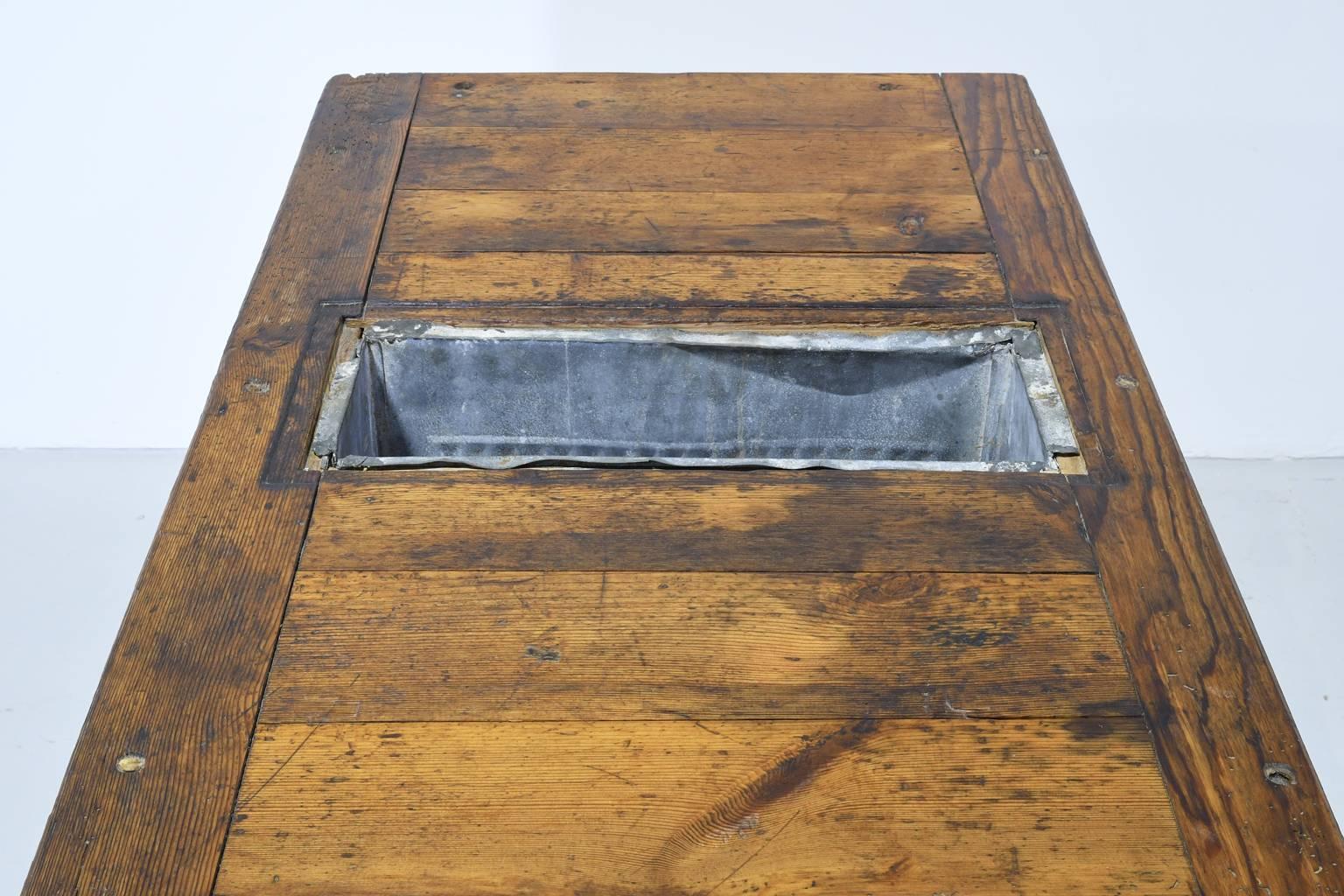 Late 19th Century Rustic European Pine Cabinet or Ice Box In Distressed Condition For Sale In Miami, FL