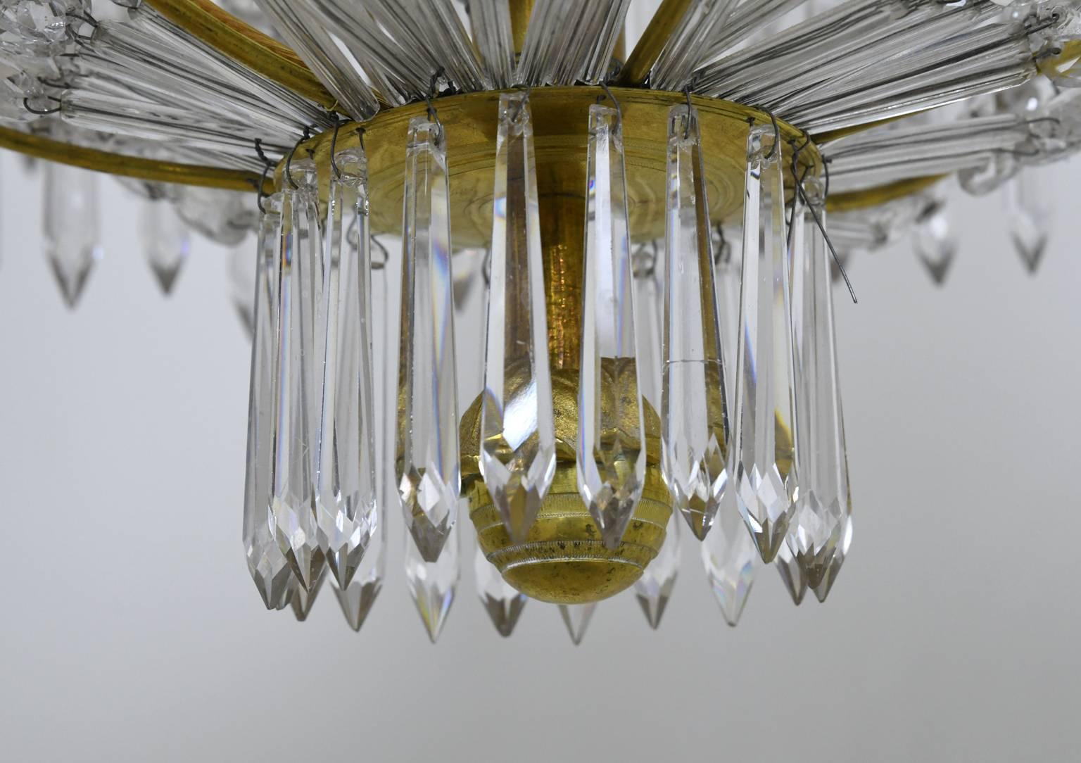 Antico lampadario svedese gustaviano/imperiale in cristallo con bronzo dorato e dieci luci In condizioni buone in vendita a Miami, FL