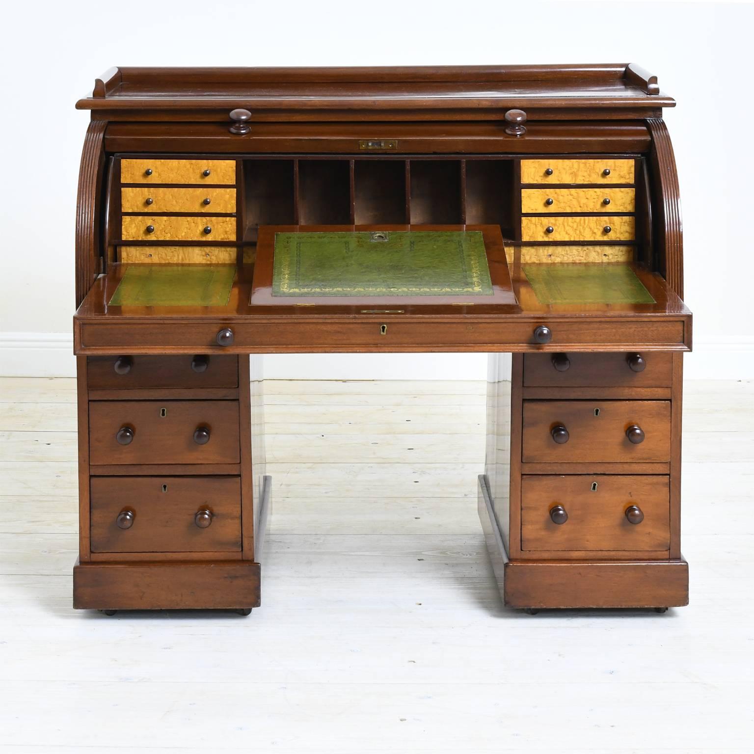 Early Victorian English Pedestal Desk in Mahogany with Cylinder Top, circa 1840