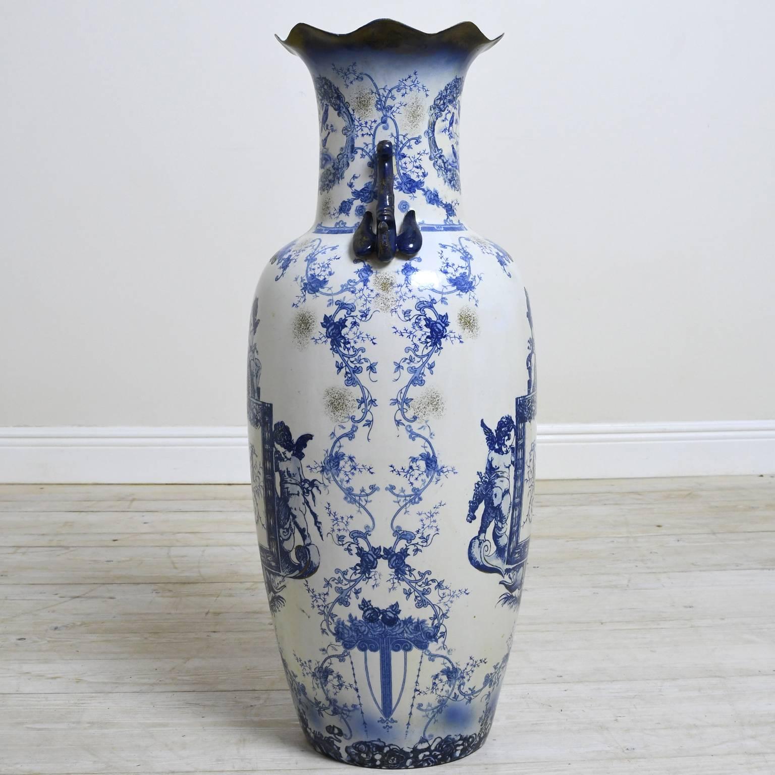 20th Century Decorative Blue and White Chinese Porcelain Export Urn 1