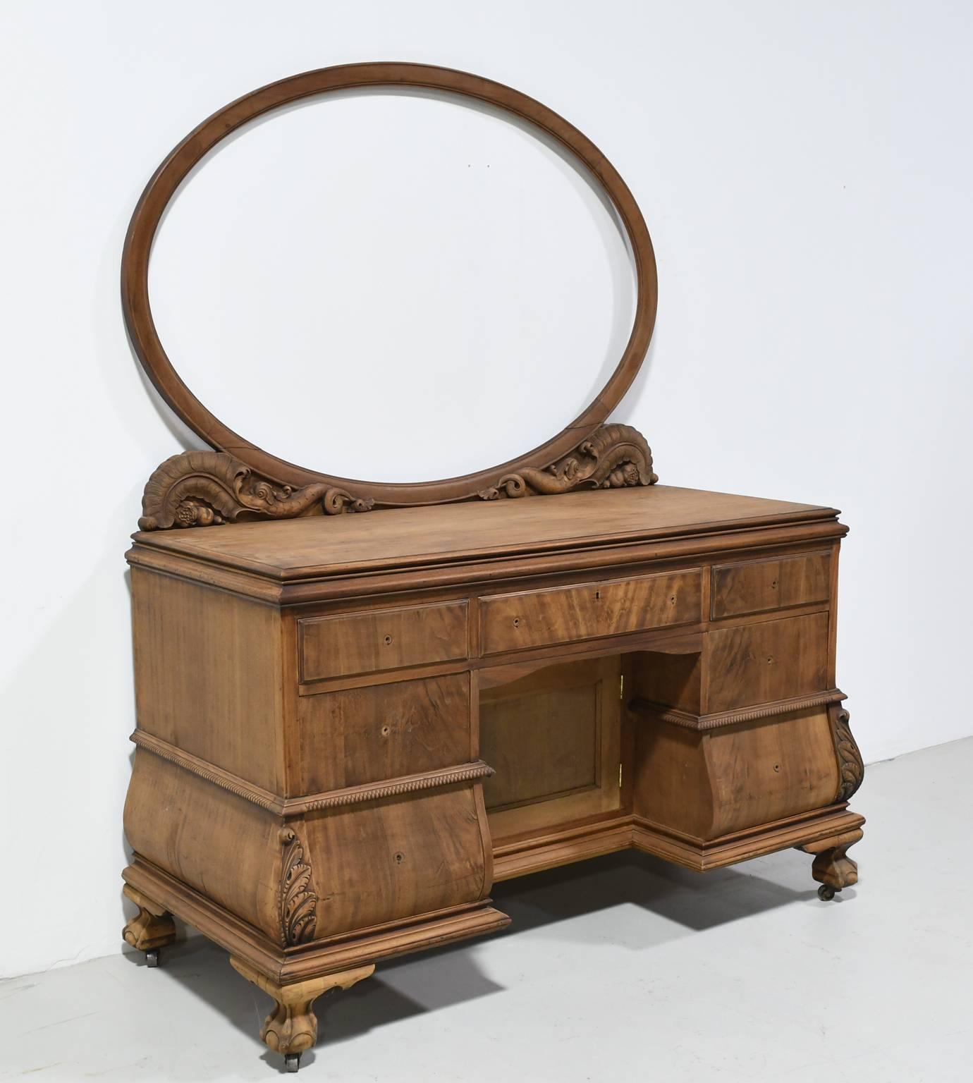 Belle Époque Belle Epoque Dressing Table in Mahogany with Oval Mirror with Carved Supports