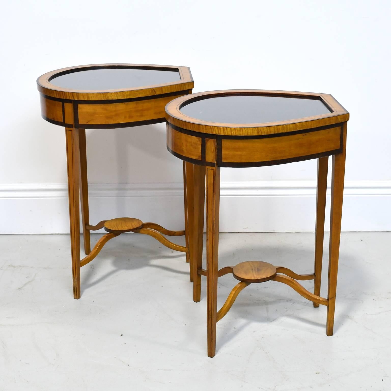 Pair of Edwardian Satinwood, Parcel-Ebonized Curio Tables, circa 1900 For Sale 1