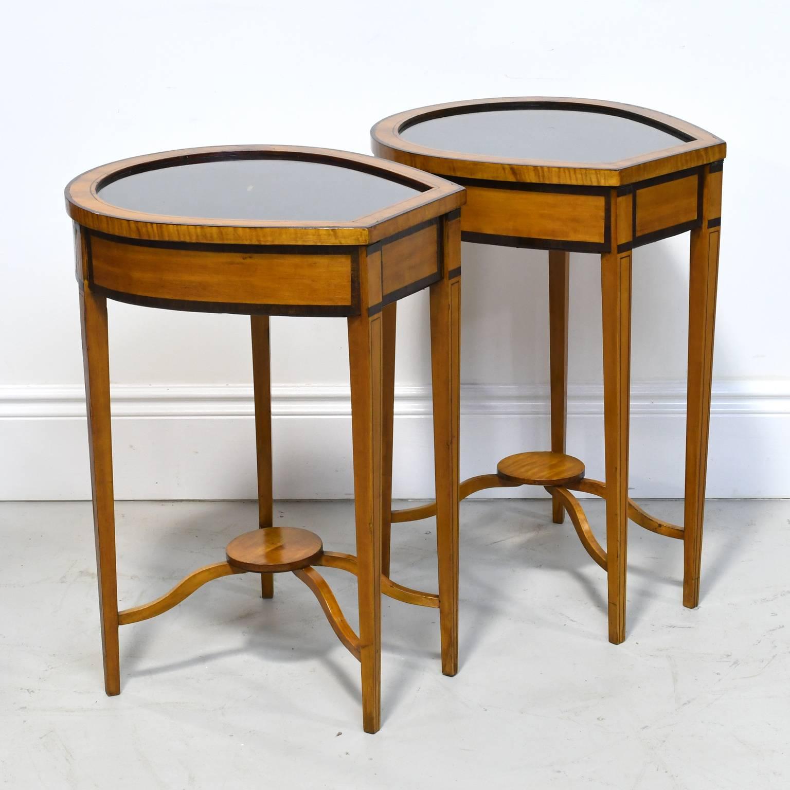 Pair of Edwardian Satinwood, Parcel-Ebonized Curio Tables, circa 1900 For Sale 2