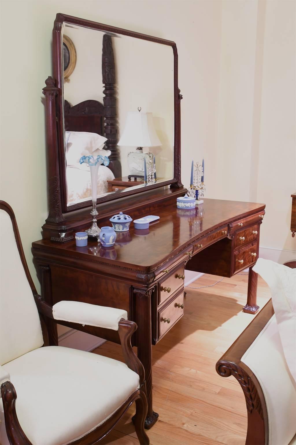 New York City Mahogany Belle Époque Vanity or Dressing Table, circa 1890 In Good Condition In Miami, FL