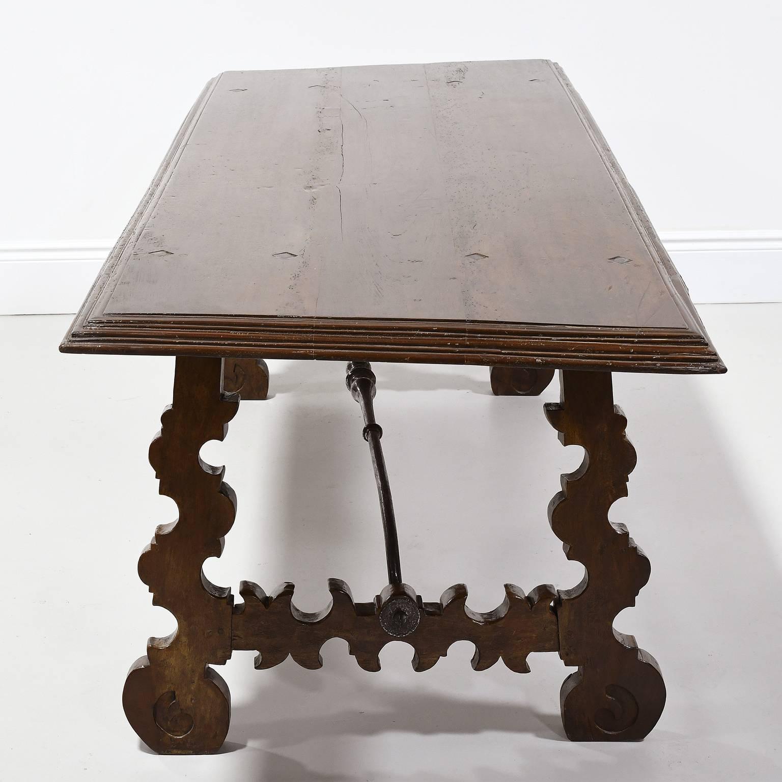 dining table in spanish