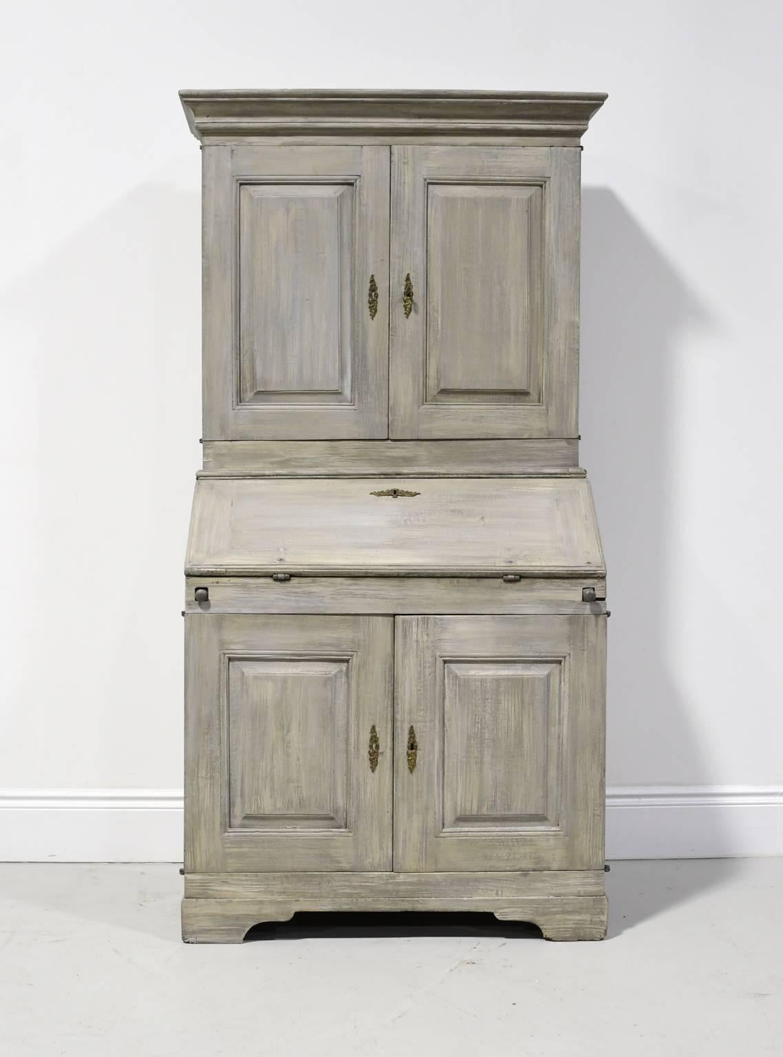 18th Century Grey-Painted Swedish Gustavian Fall-Front Secretary with Bookcase In Good Condition In Miami, FL
