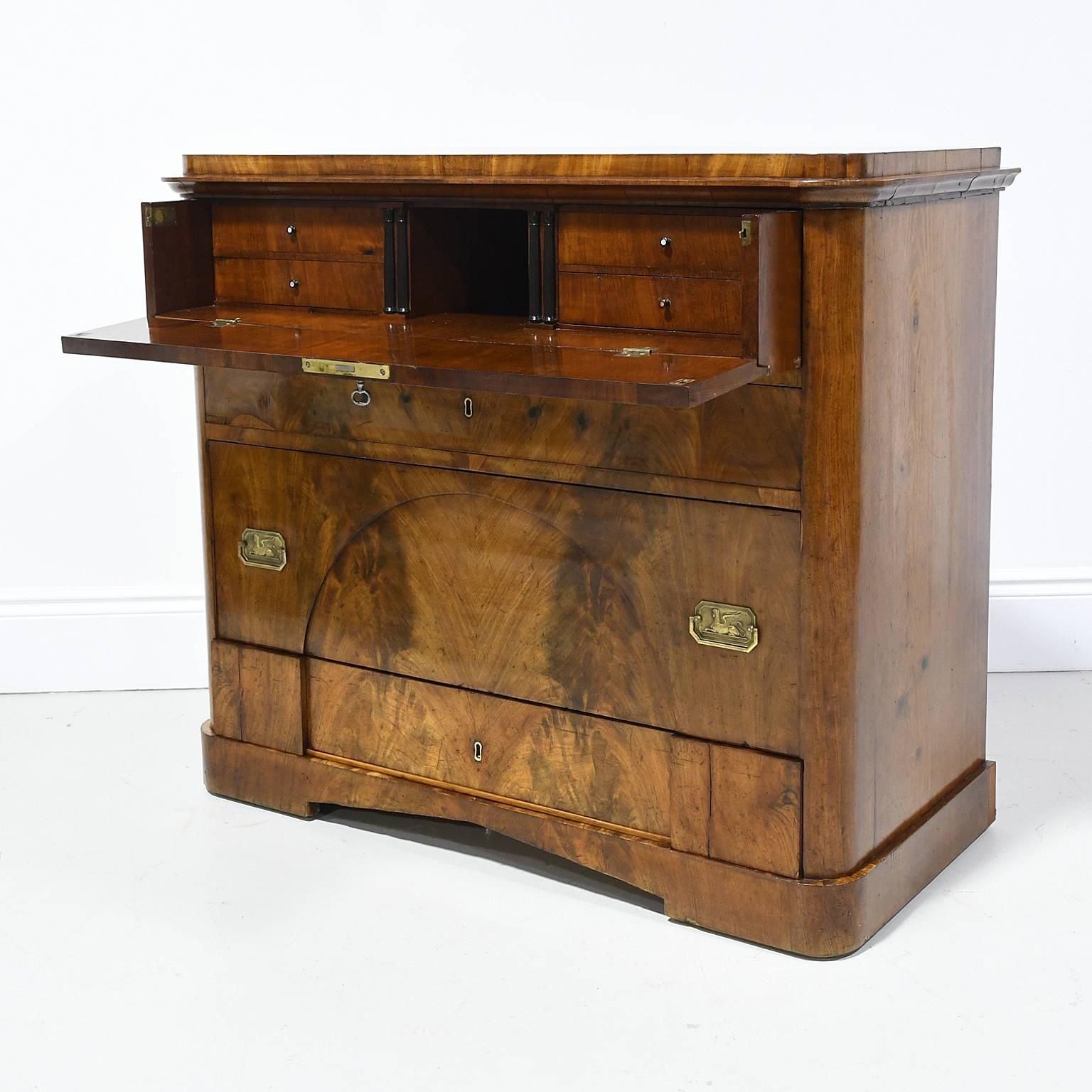 Polished North German Biedermeier Chest of Drawers with Secretary in Mahogany, circa 1830