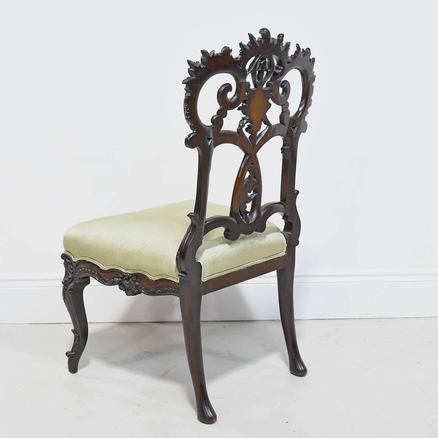 Pair of Antique American Carved Rococo Revival Chairs in Mahogany w/ Upholstery For Sale 2