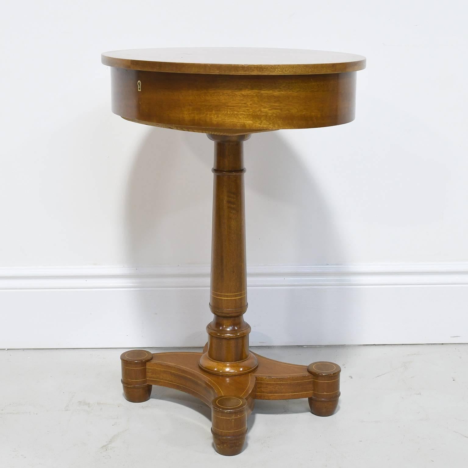 Late 19th Century Oval Sewing Table in Light Mahogany with Line Inlays 1