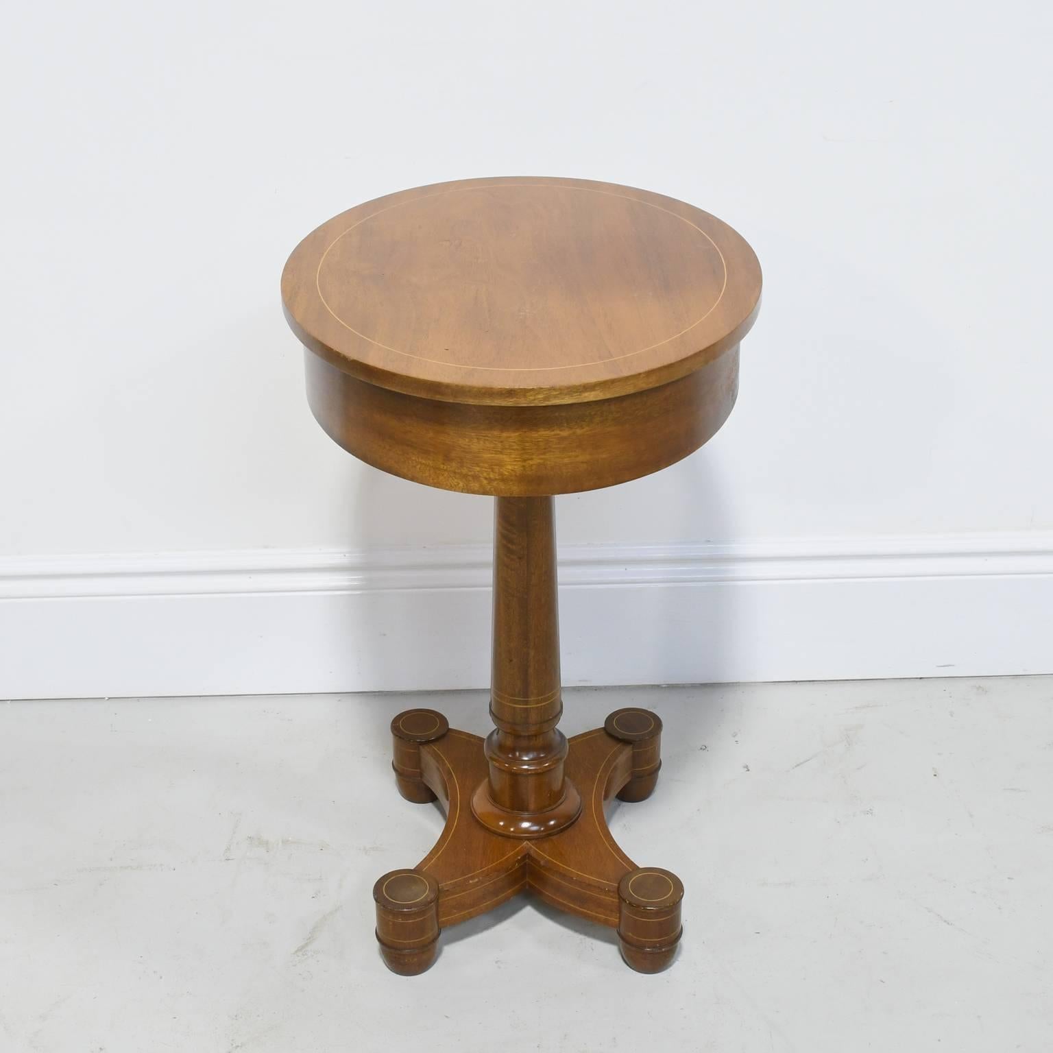Late 19th Century Oval Sewing Table in Light Mahogany with Line Inlays 3