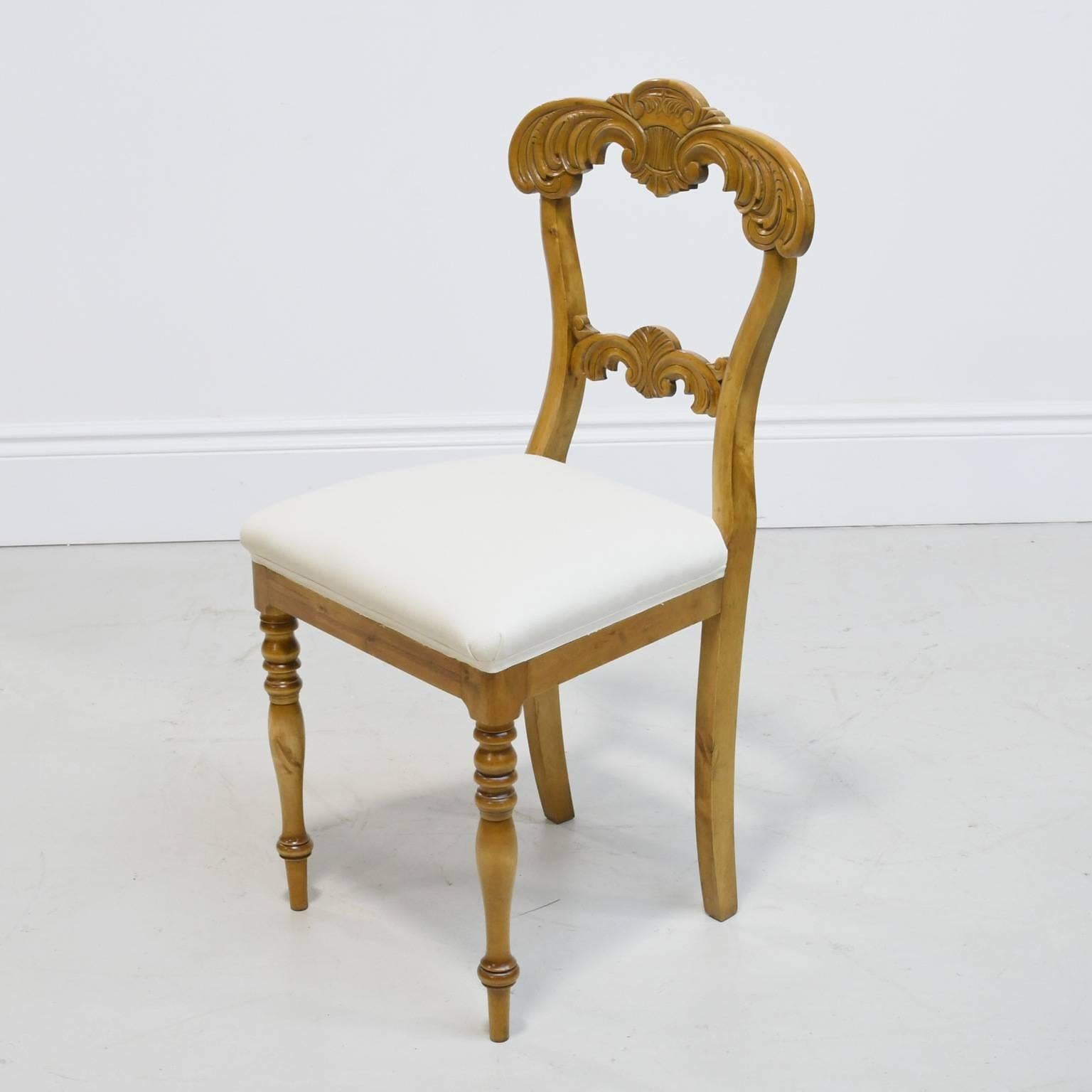 Hand-Carved 19th Century Set of Six Karl Johan Dining Chairs in Birch with Upholstered Seats For Sale