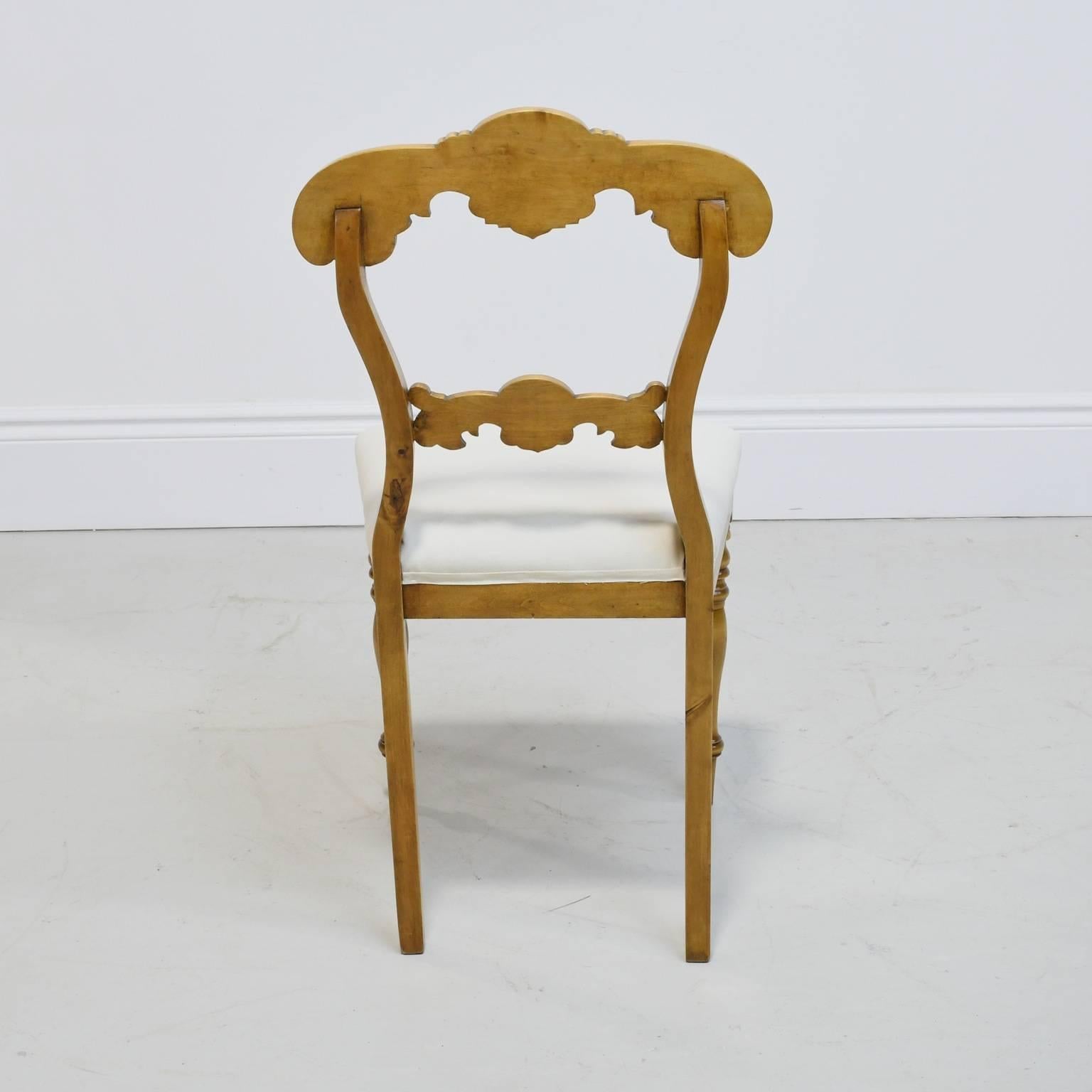 Siglo XIX Juego de seis sillas de comedor Karl Johan de abedul con asientos tapizados Tapicería en venta