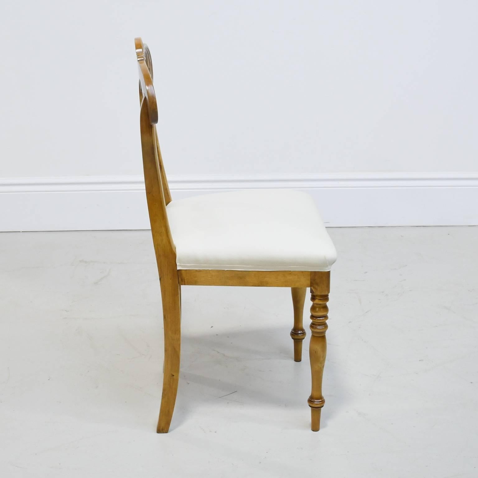 Siglo XIX Juego de seis sillas de comedor Karl Johan de abedul con asientos tapizados en venta 2
