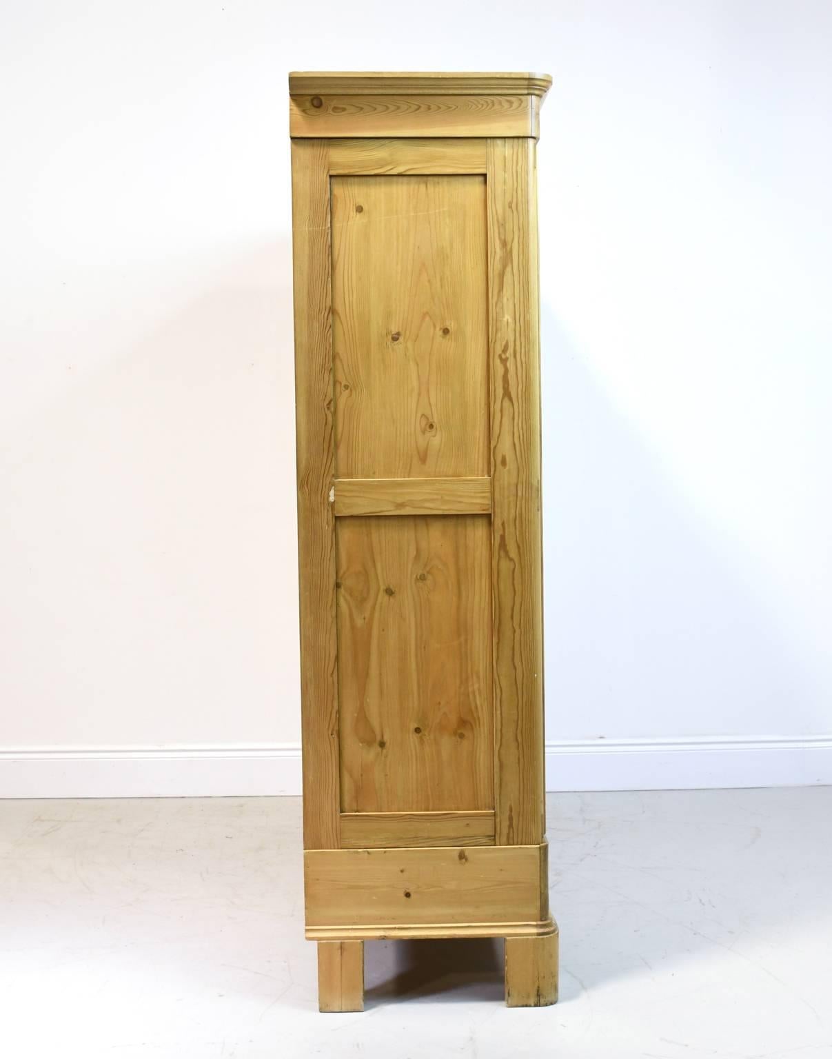Large 19th Century Biedermeier Armoire in Pine In Good Condition In Miami, FL