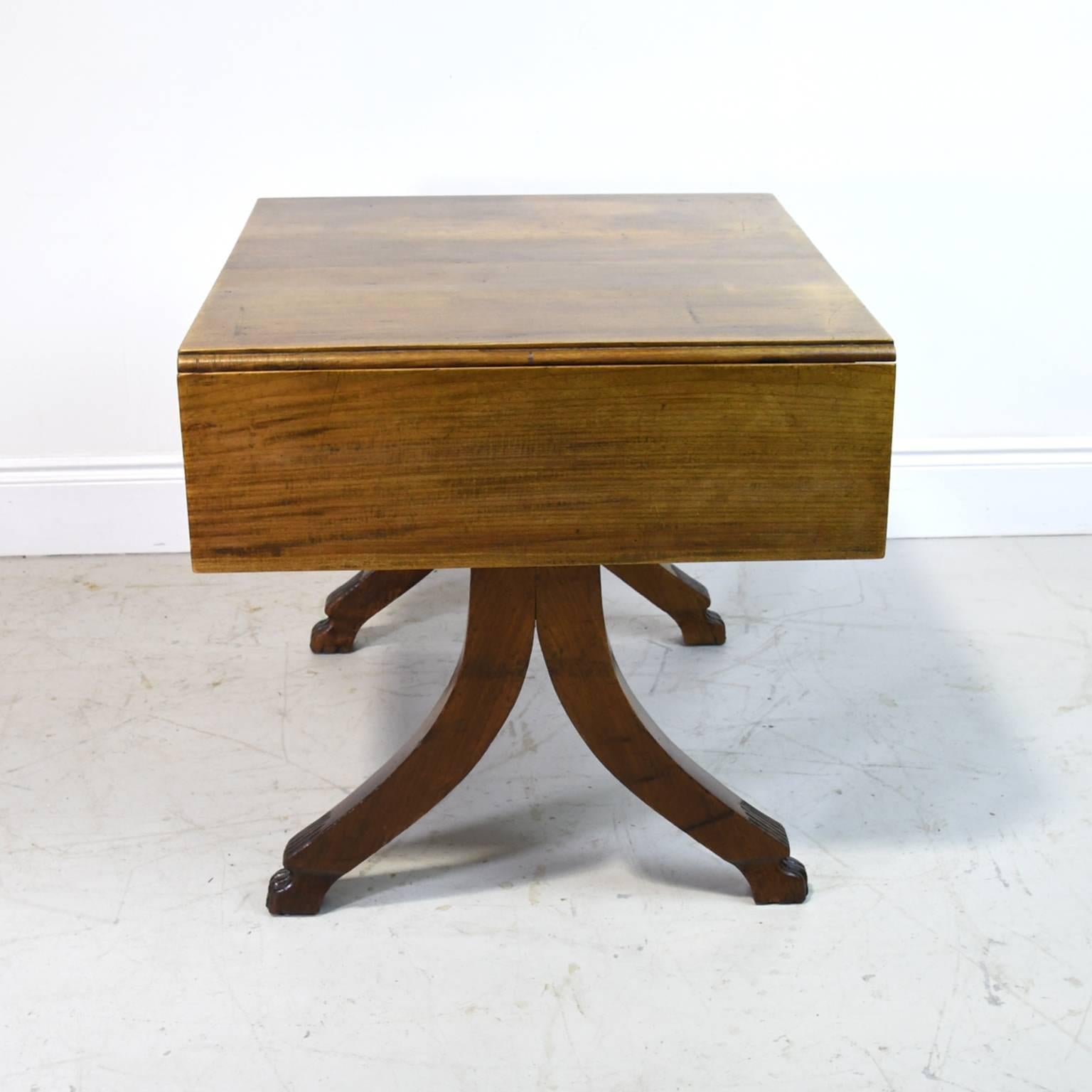 19th Century Italian Empire Writing Table in Mahogany with Marquetry In Good Condition For Sale In Miami, FL