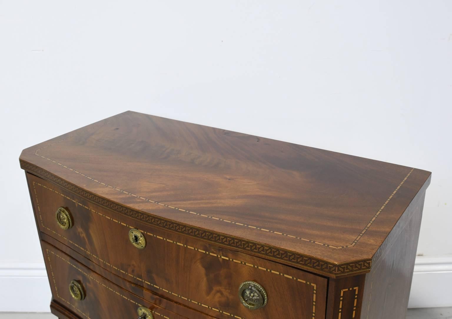 19th Century Danish Chest of Drawers in Mahogany with Marquetry Inlays In Good Condition In Miami, FL