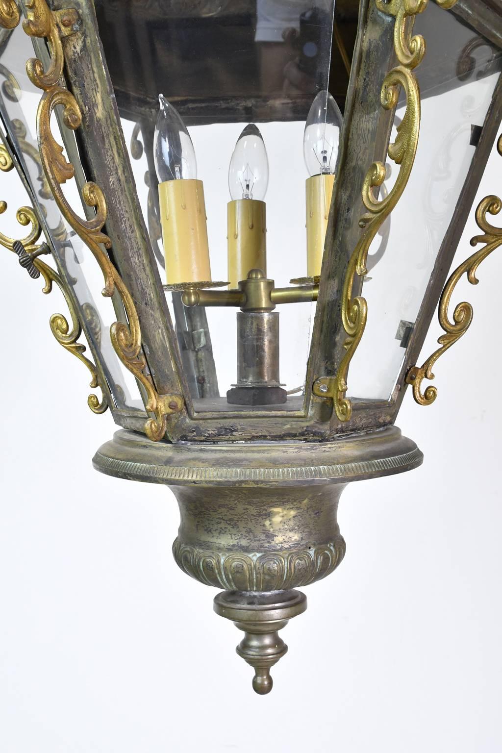 Cast Pair of Late 19th Century Baroque-Style Venetian Gondola Lanterns For Sale