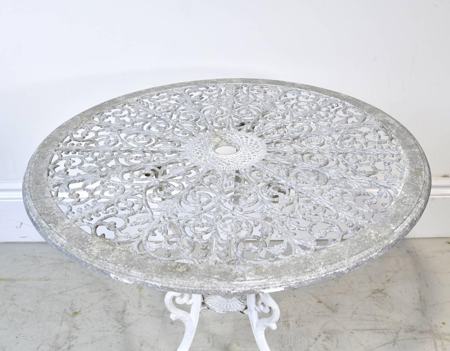 tripod bistro table