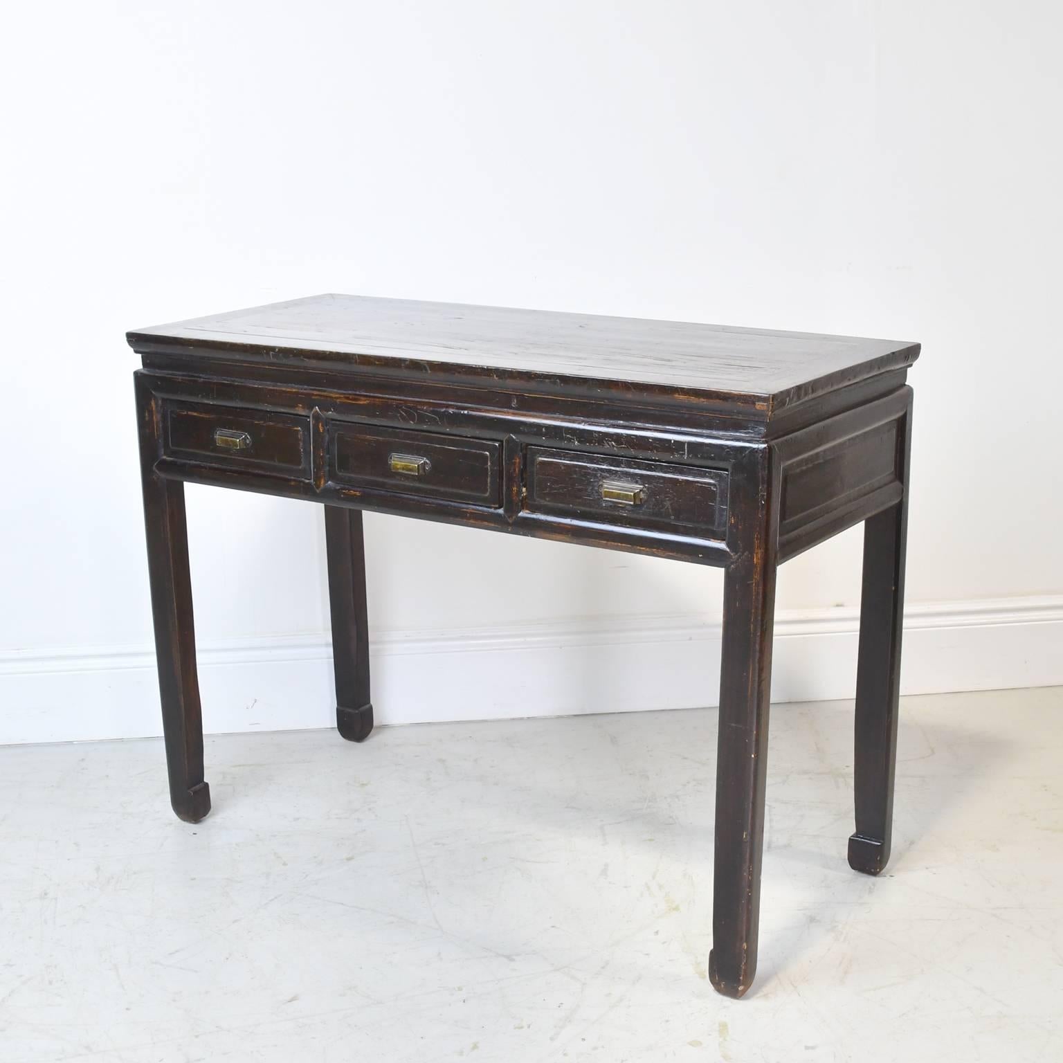 Lacquered 19th Century Qing Dynasty Chinese Sofa Table with Black Lacquer & Three Drawers For Sale