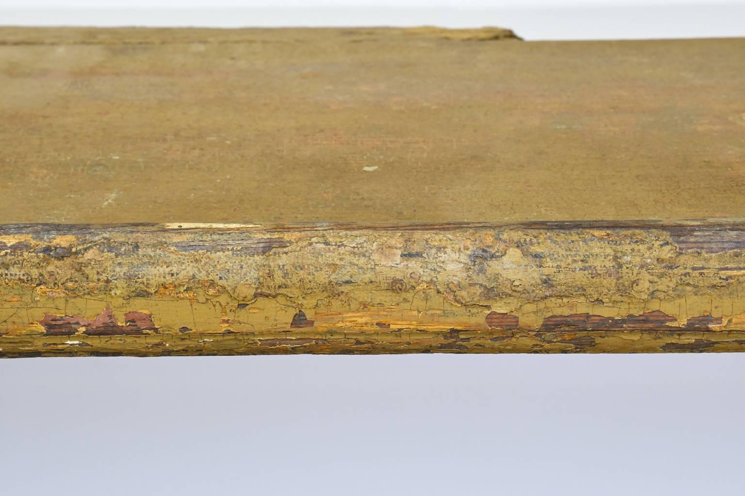 ockerfarbener Barockschrank des 18. Jahrhunderts mit offenem Geschirrständer und Regal 2