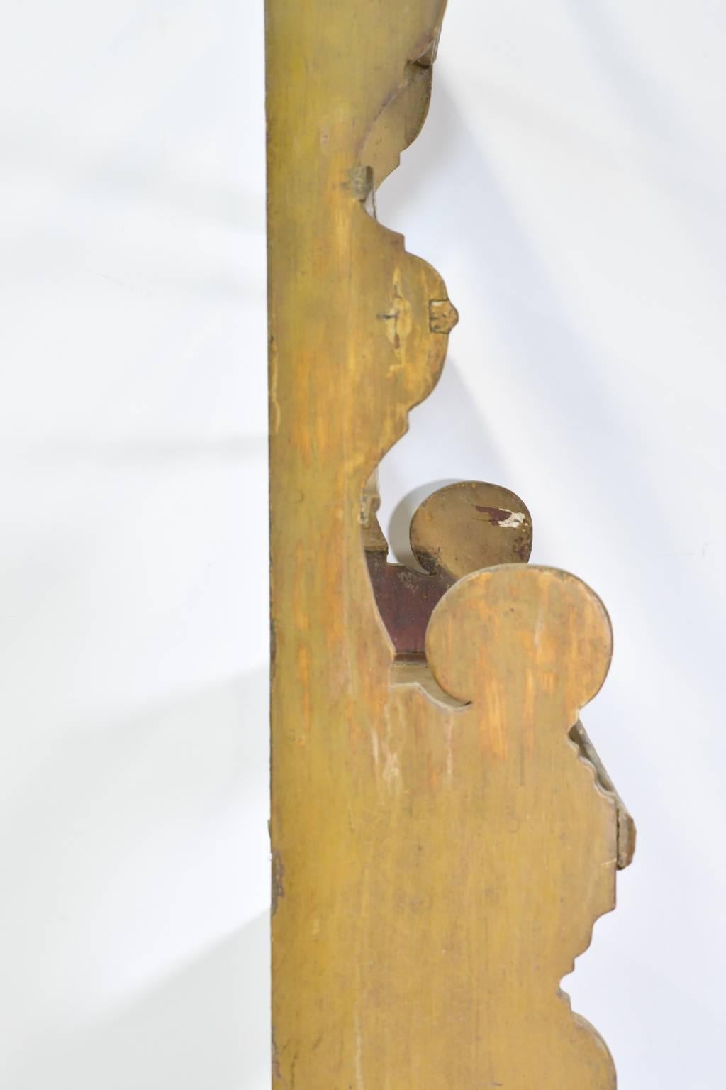 ockerfarbener Barockschrank des 18. Jahrhunderts mit offenem Geschirrständer und Regal 4