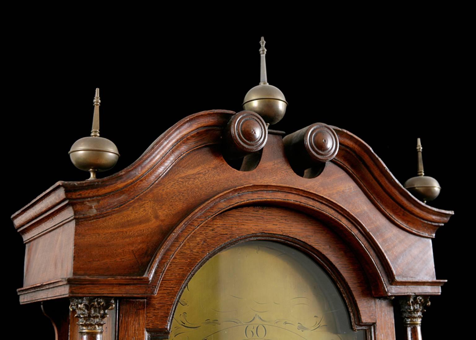 English Case Clock in Oak with 8-Day Movement and Brass Dial, circa 1830 In Good Condition In Miami, FL