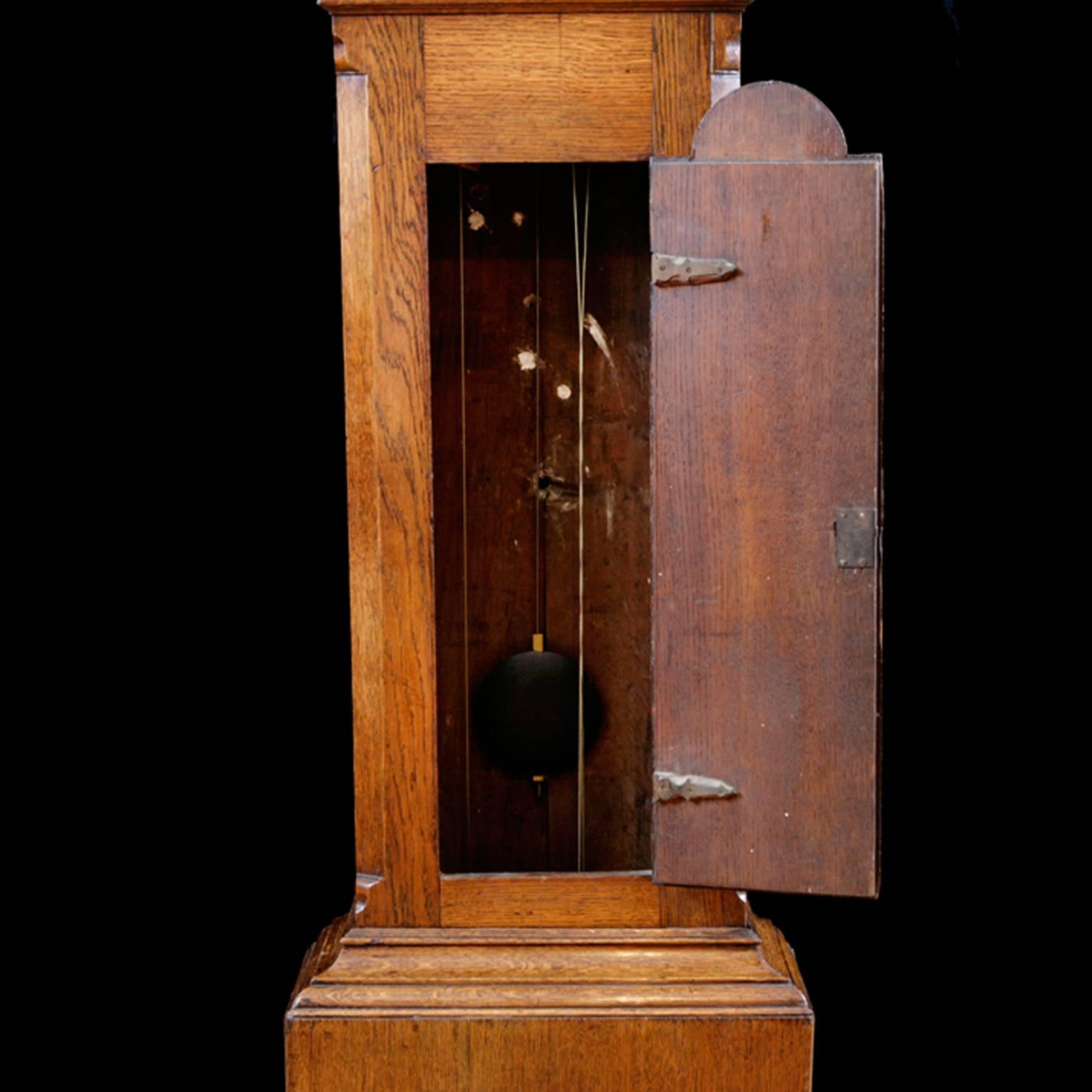 English Case Clock in Oak with 8-Day Movement and Brass Dial, circa 1830 1