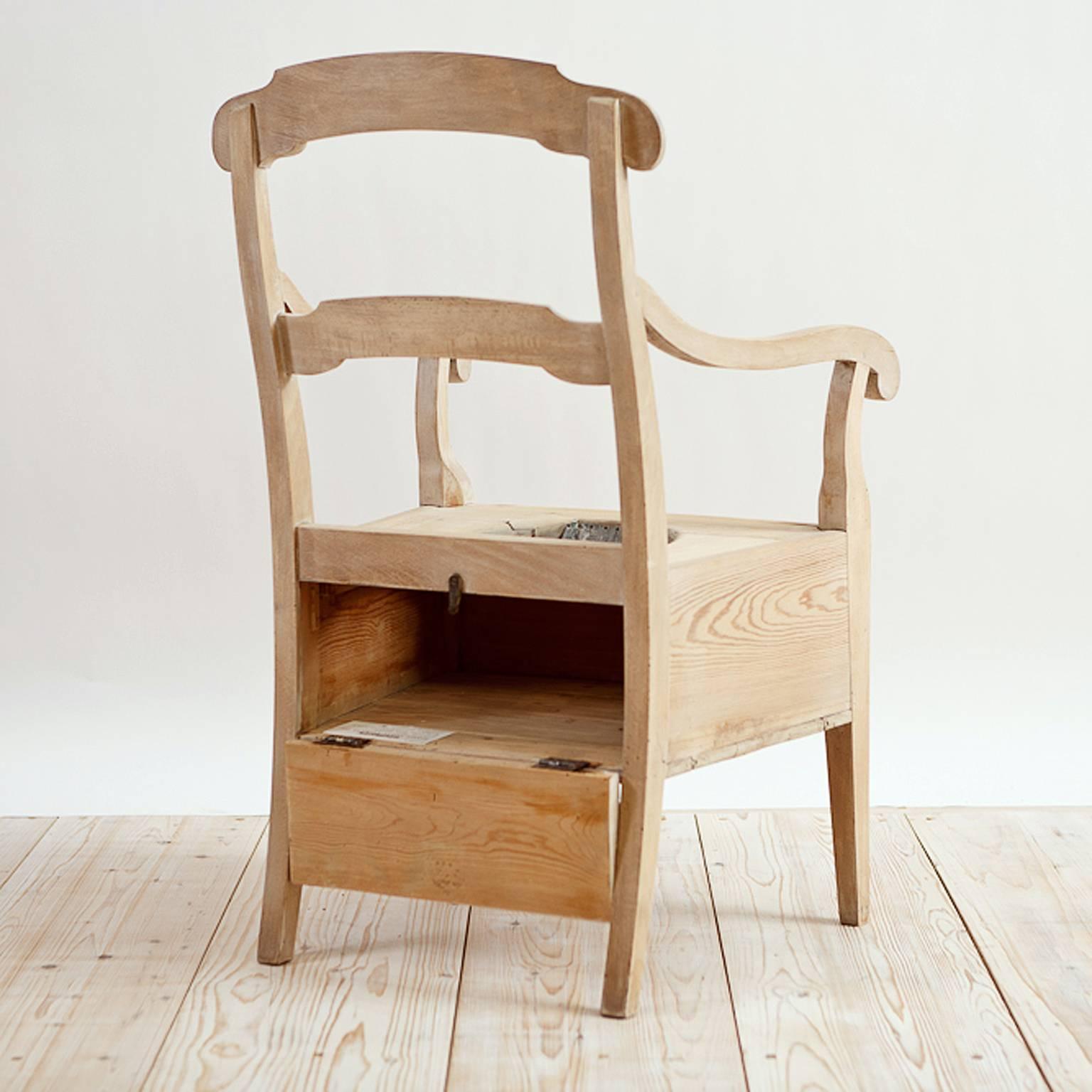 Swedish North German Potty Chair in Pine with Chalk Finish and Upholstered Seat, c. 1820