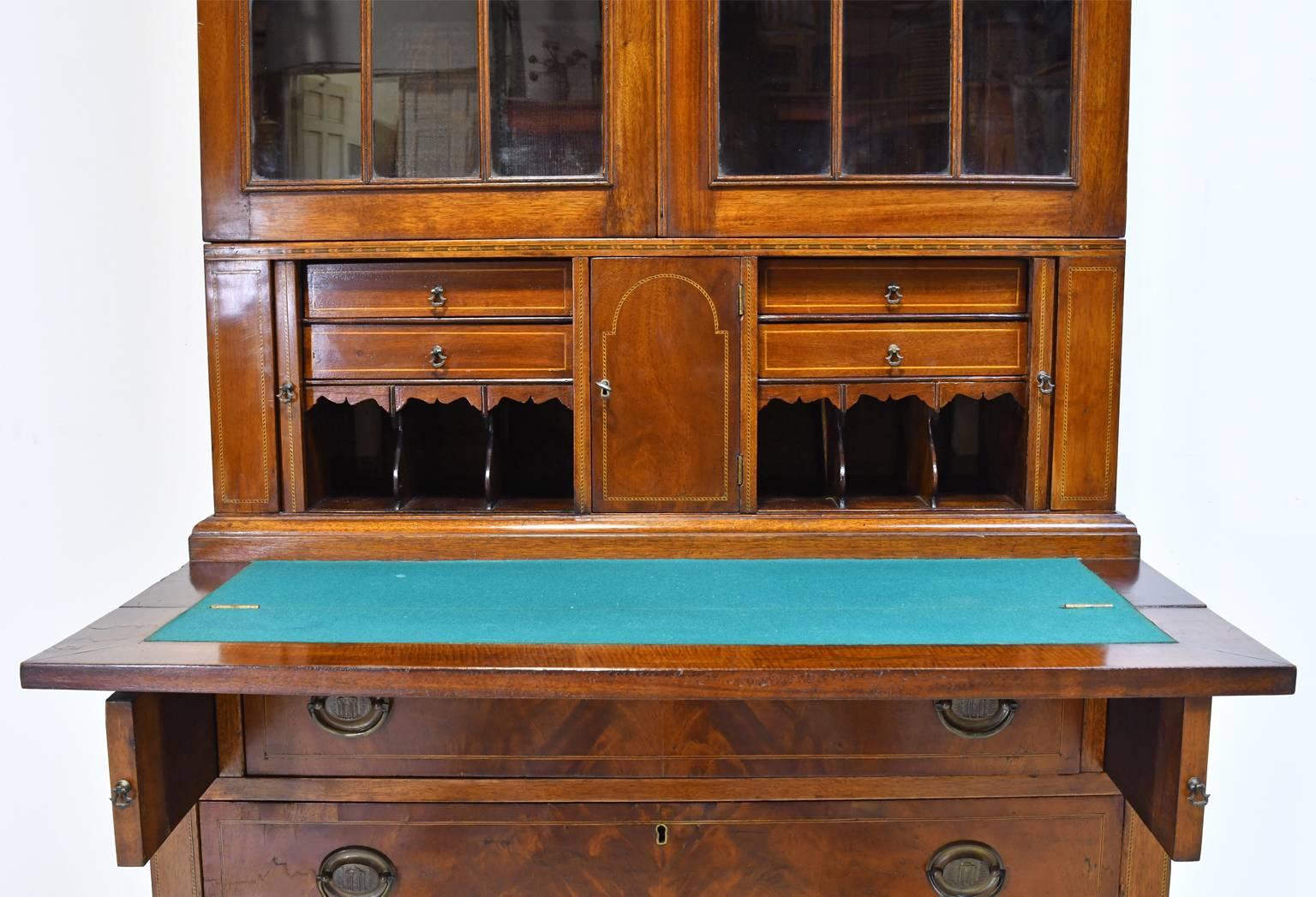 18th Century Massachusetts Federal Hepplewhite Secretary with Bookcase in Mahogany