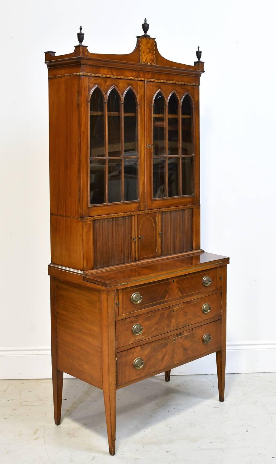 American Massachusetts Federal Hepplewhite Secretary with Bookcase in Mahogany